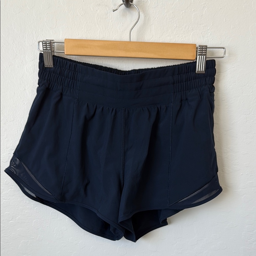 Lululemon Hotty Hot HR 2.5” in navy